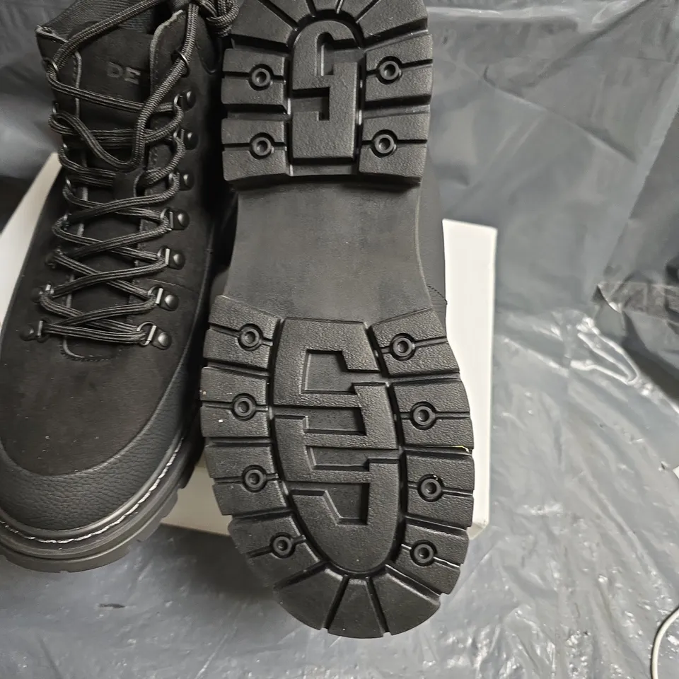 CONZURI BLACK LEATHER BOOTS – UK 9.5 (US 10, EU 44) (VERIFY MODEL)