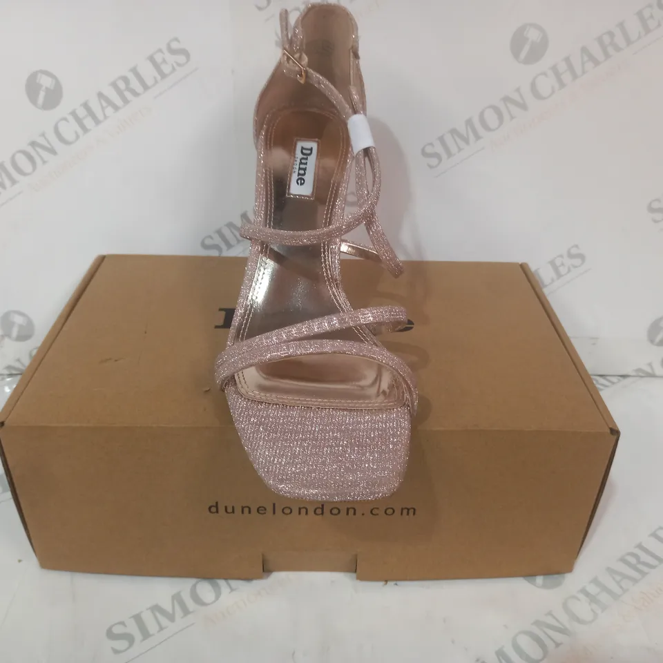 BOXED DUNE LONDON METALLIC-FABRIC BARELY THERE SANDALS SIZE 7