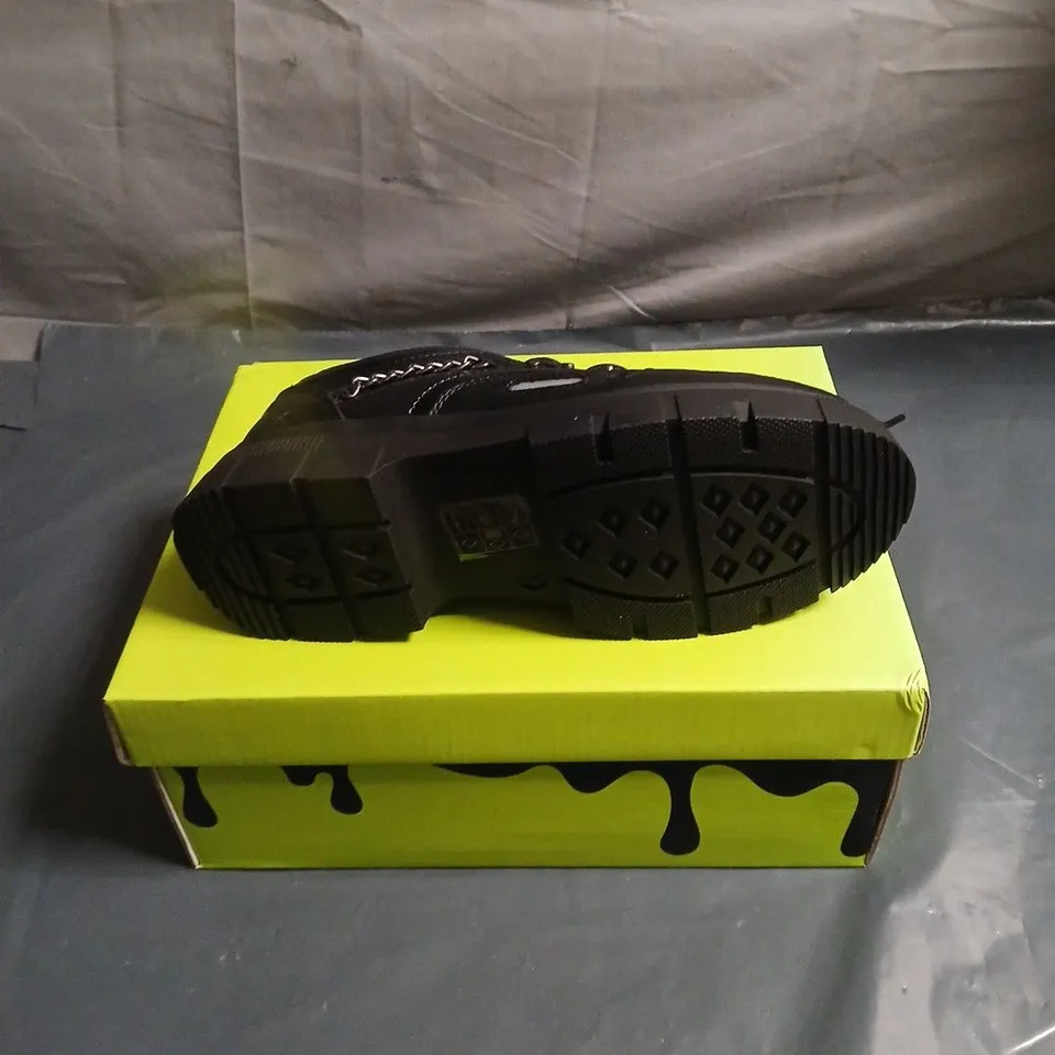 KOI KIDZ BLACK PATENT LEATHER PLATFORM SNEAKERS WITH STUDS – FASHION TRAINERS, SIZE 2