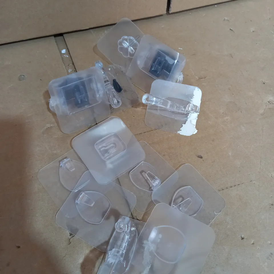 SCREWFIX SET OF HOOKS 