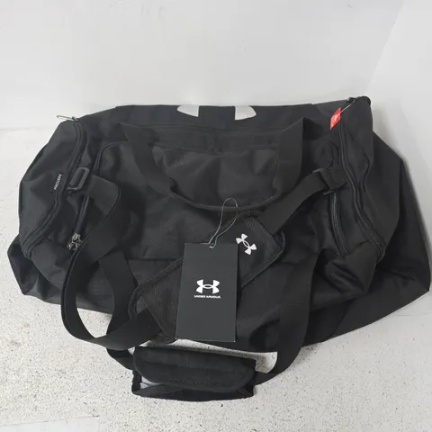 UNDERARMOUR UNDENIABLE DUFFLEBAG IN BLACK