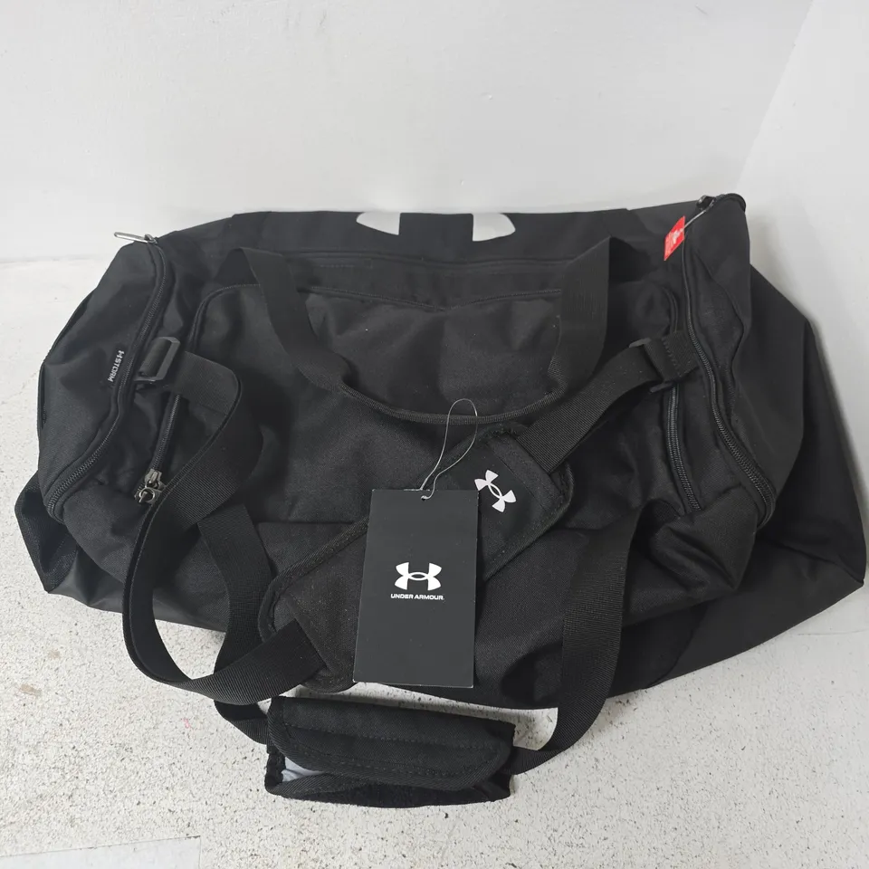 UNDERARMOUR UNDENIABLE DUFFLEBAG IN BLACK