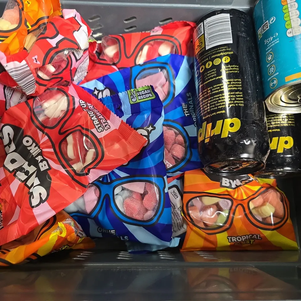 APPROXIMATELY 12 ASSORTED FOOD & DRINK ITEMS TO INCLUDE - FAMILILA SEGOVIA PERU , RIBENA , DRIP ETC