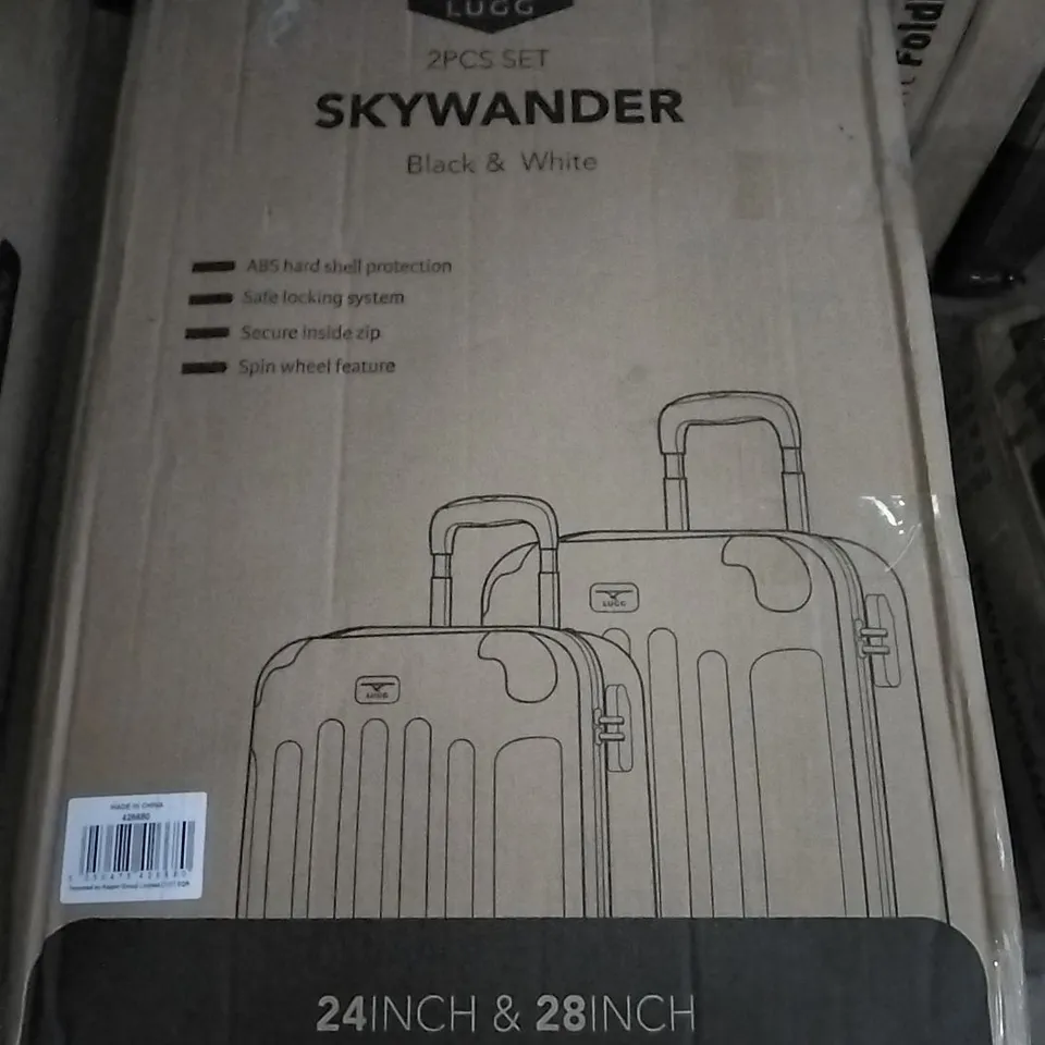 BOXED LUGG SKYWANDER HARDSHELL SUITCASE - BLACK & WHITE 