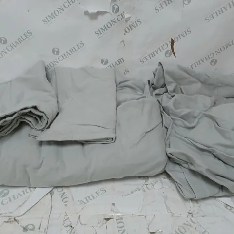 FLANNEL 4 PIECE DUVET SET IN GREY KING SIZE 