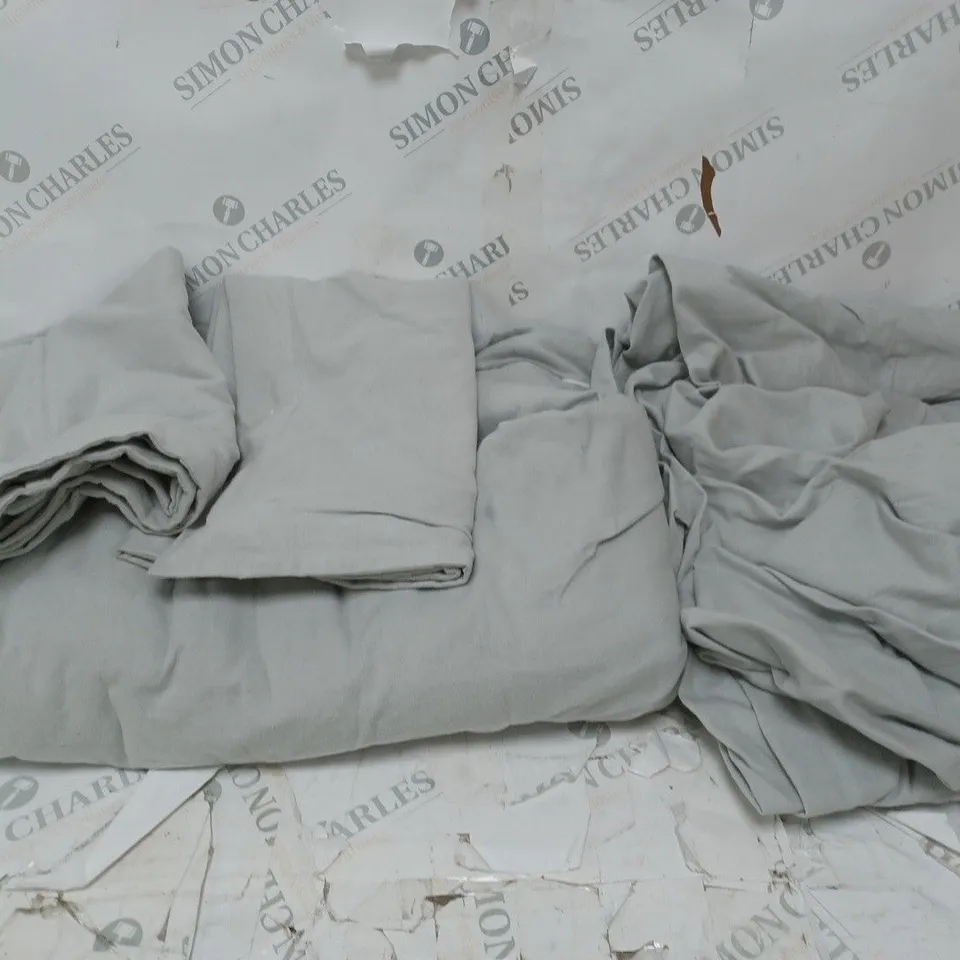 FLANNEL 4 PIECE DUVET SET IN GREY KING SIZE 