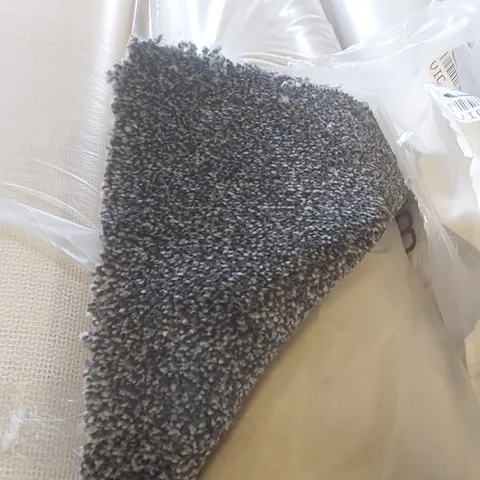 ROLL OF QUALITY ROYAL VELVET HELENA CARPET - APPROXIMATELY 2 x 3.8m