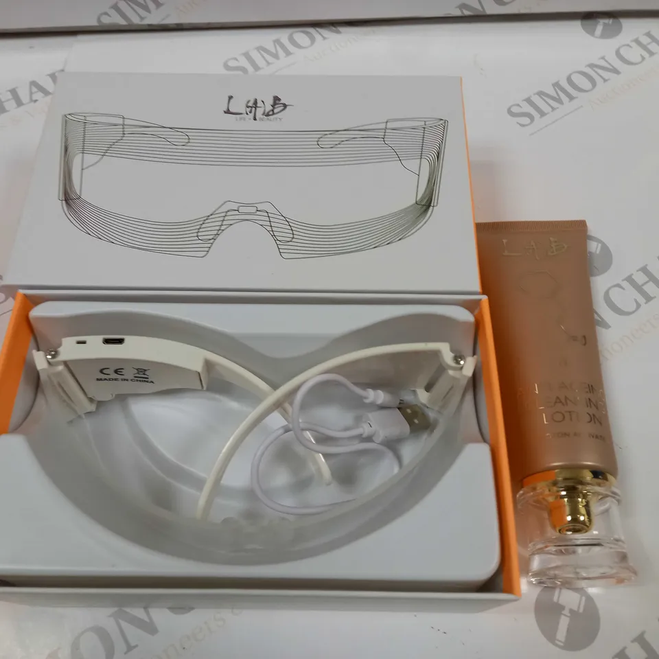 BOXED LAB LIFE + BEAUTY ANTI AGEING EYE MASK 
