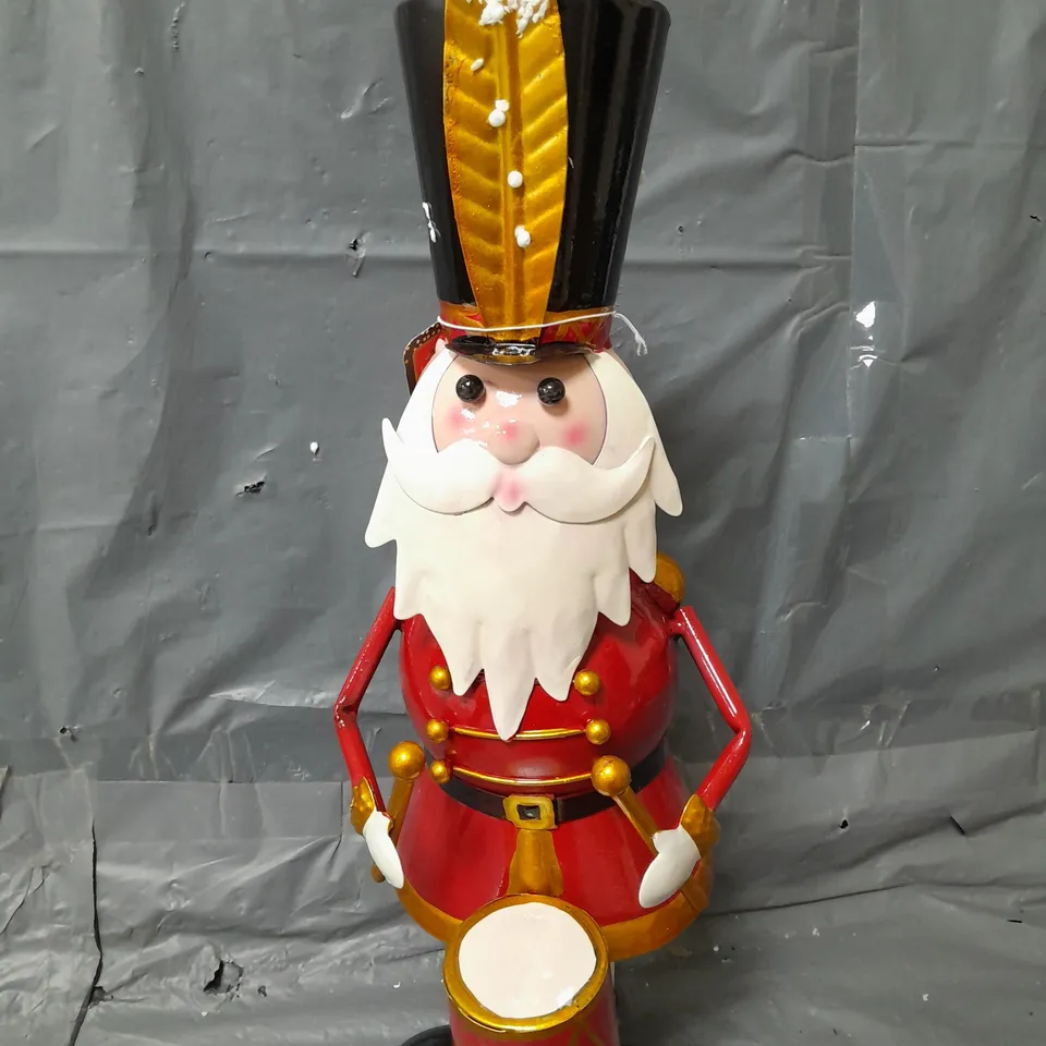 BOXED THREE KINGS CAPTAIN SANTA METAL OUTDOOR CHRISTMAS DECORATION