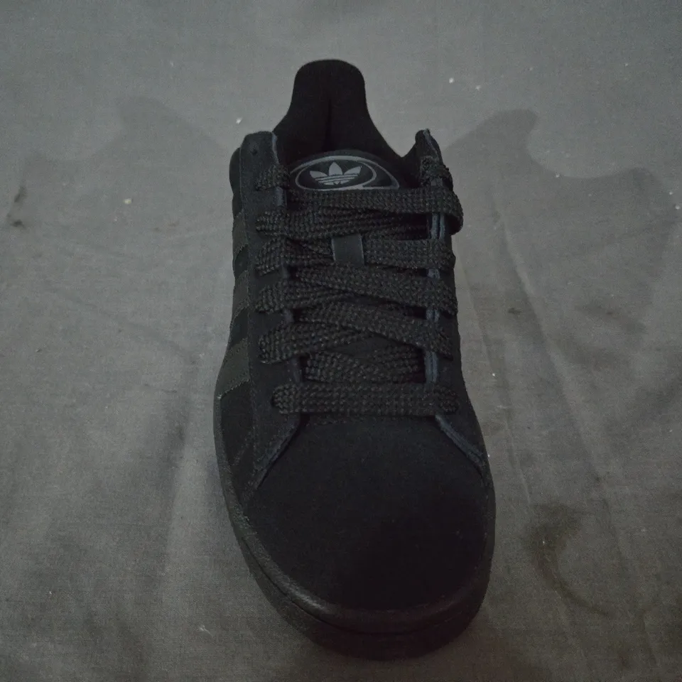 BOXED PAIR OF ADIDAS CAMPUS 00S KID'S SHOES IN BLACK UK SIZE 5