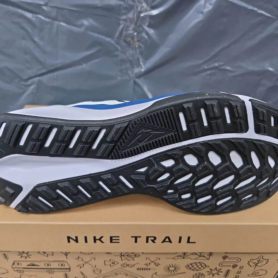 BOXED PAIR OF NIKE JUNIPER TRAIL 2 TRAINERS IN WHITE MULTI - UK 11