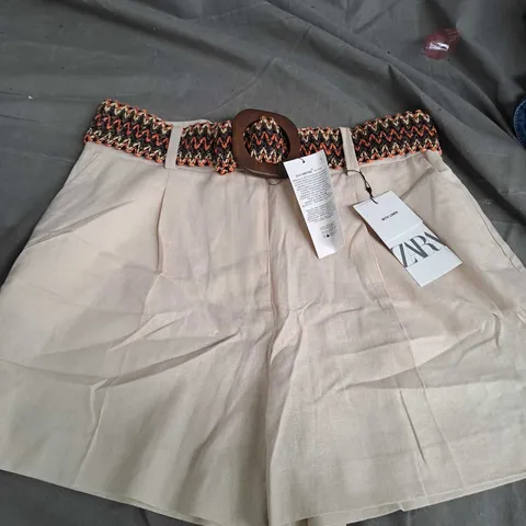 ZARA LINEN SHORTED WITH BELT BEIGE SIZE LARGE