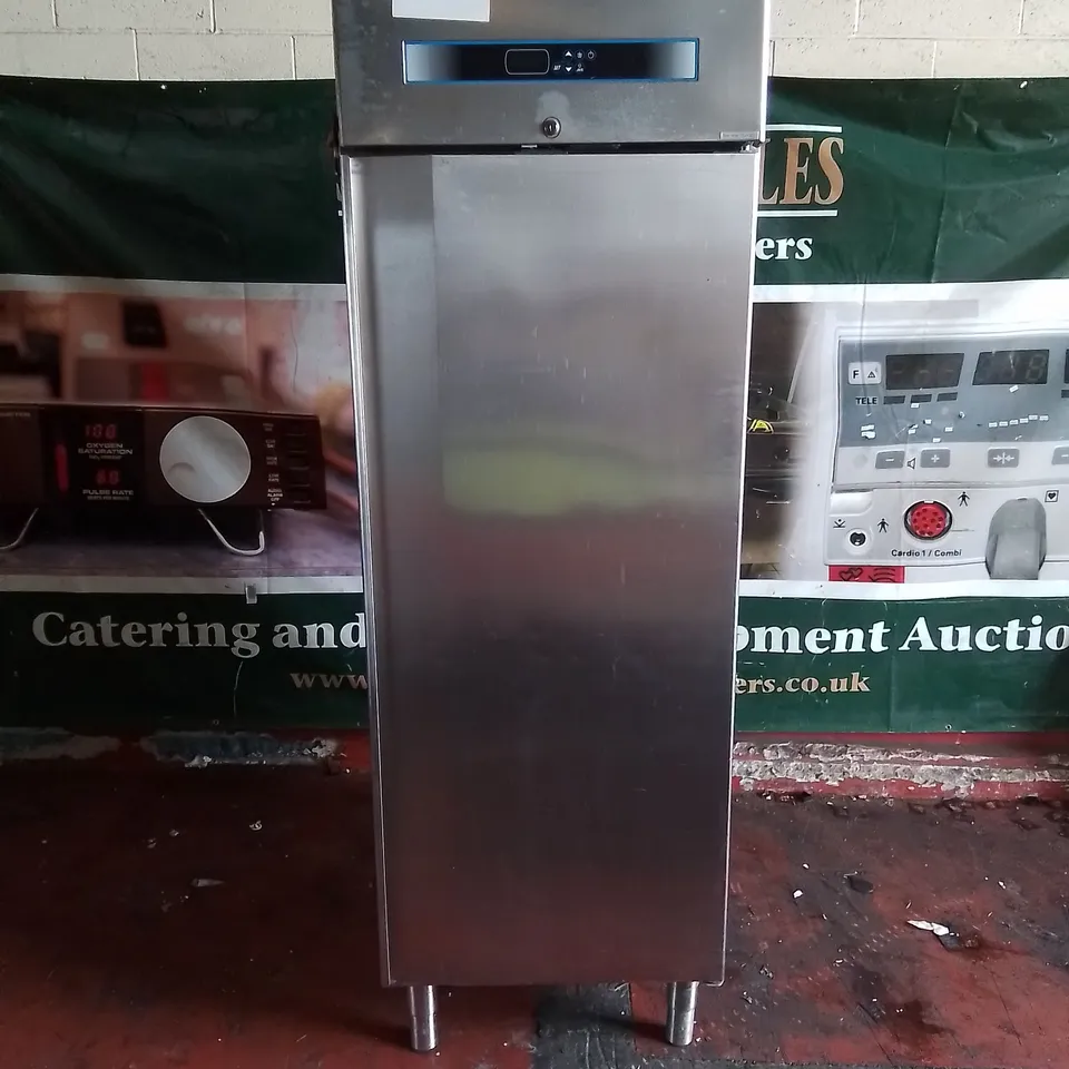 COMMERCIAL 1-DOOR STAINLESS FOOD FREEZER/CHILLER UNIT