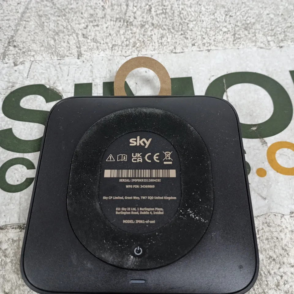 SKY STREAM PUCK (MODEL IP061-EF-ANT) UNBOXED