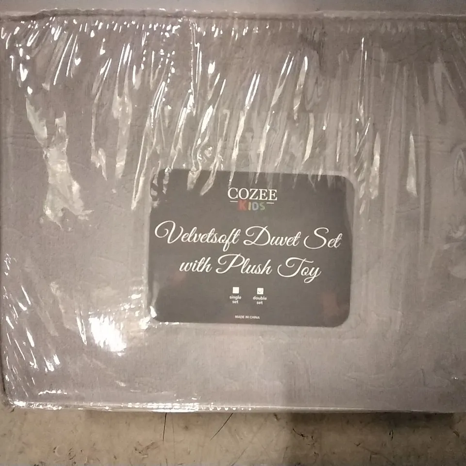 BOXED BRAND NEW COZEE KIDS DUVET SET WITH PUSH TOY , DOUBLE , GREY 