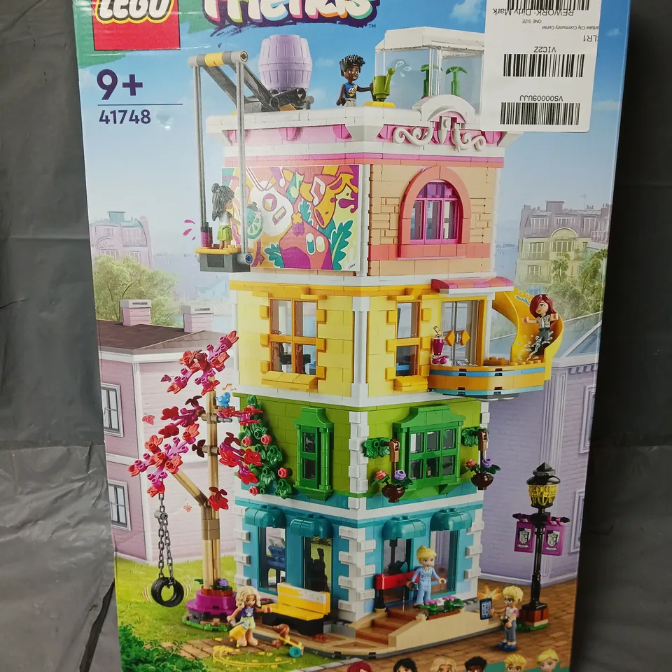 LEGO FRIENDS HEARTLAKE CITY COMMUNITY CENTRE 41748 RRP £129.99