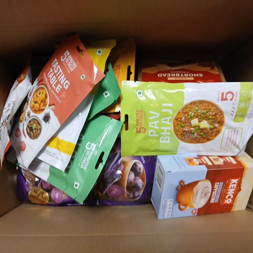 APPROXIMATELY 20 ASSORTED FOOD & DRINK ITEMS TO INCLUDE HOTEL CHOCOLAT SERIOUS DARK FIX, PATERSONS SHORTBREAD FINGERS, KENCO CAPPUCINO, ETC - COLLECTION ONLY