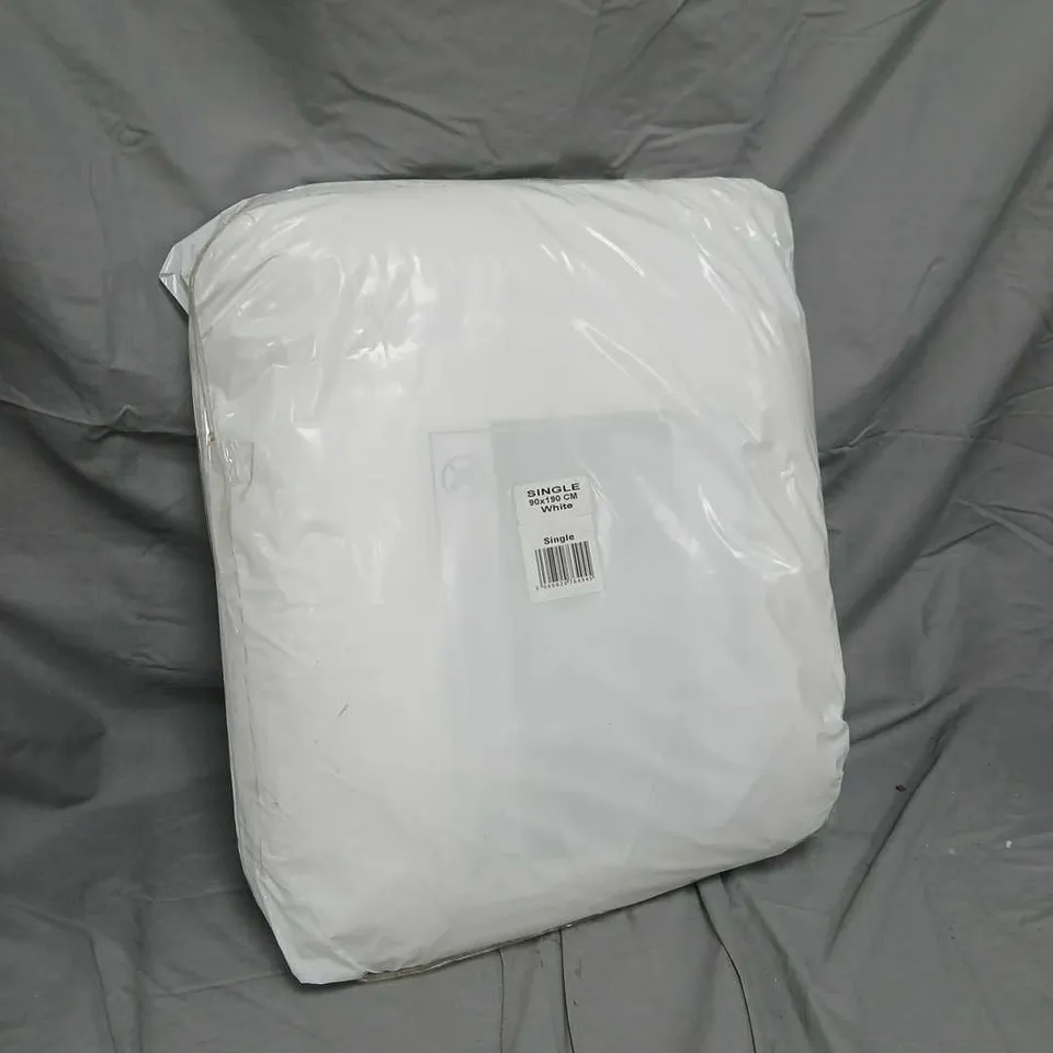 WHITE FITTED BED TOPPER – SINGLE (90X190 CM)