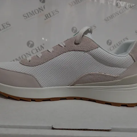 WHITE SKETCHERS TRAINERS SIZE 8