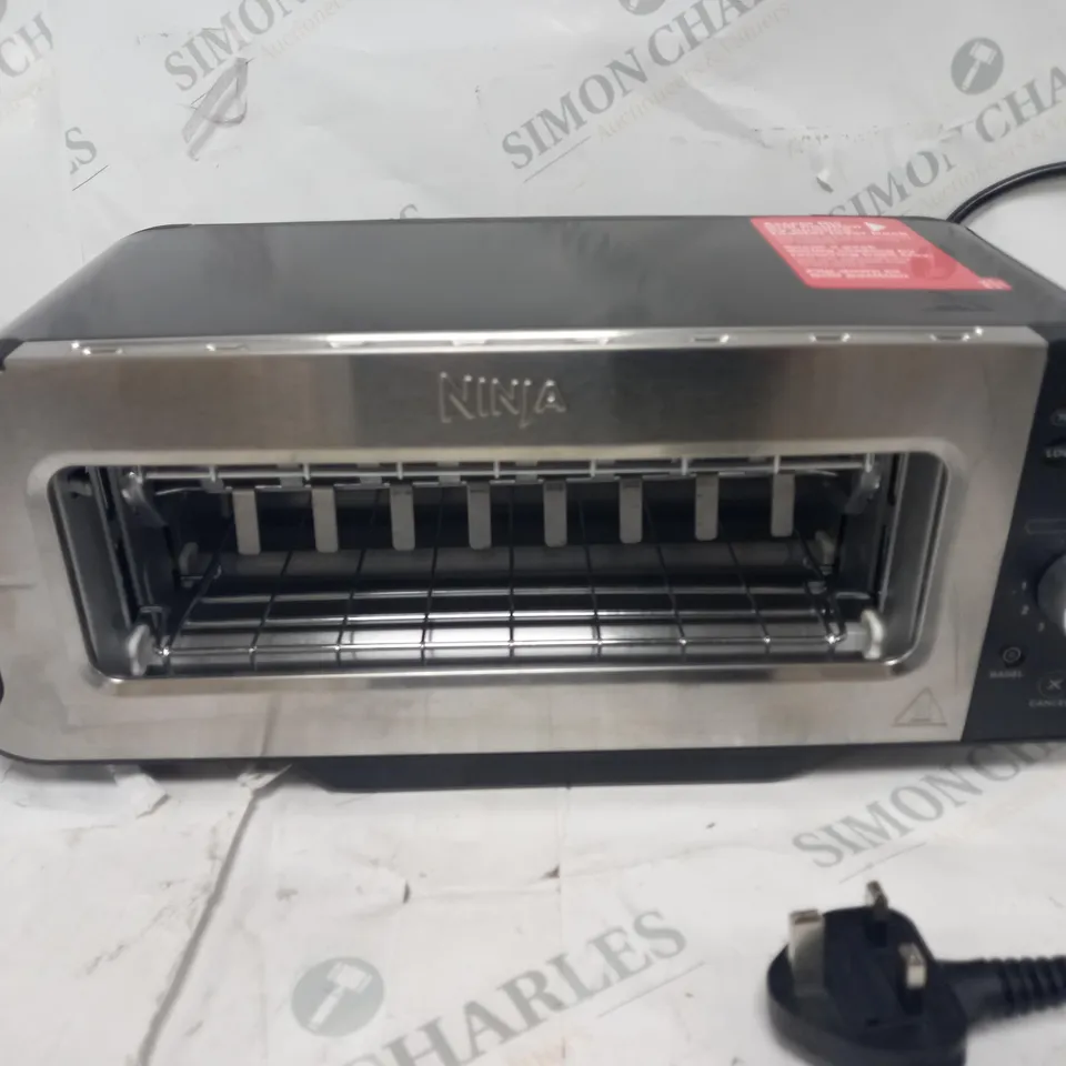 BOXED NINJA 2 IN 1 TOASTER & GRILL ST100UK