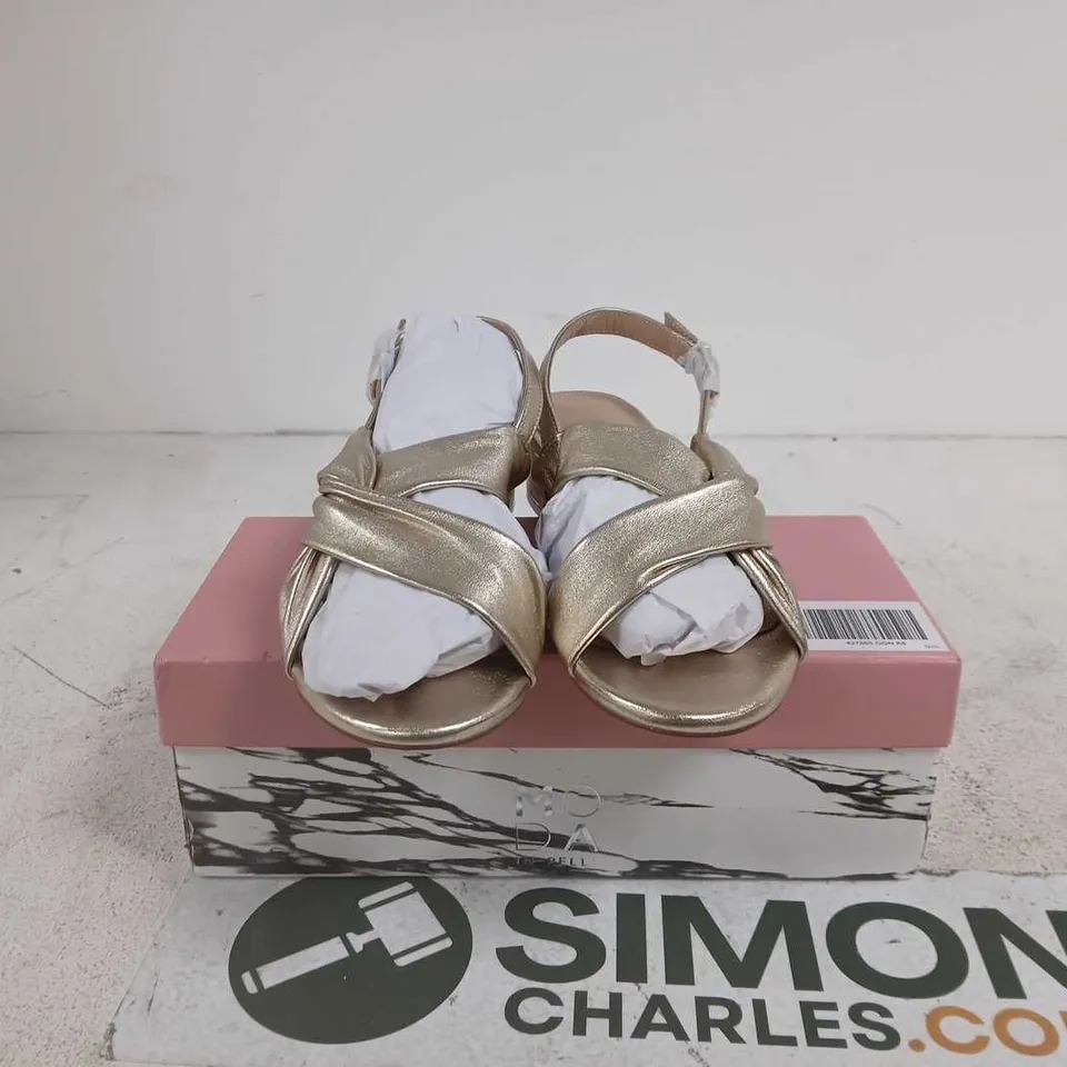 MODA IN PELLE MACARENA GOLD SANDALS SIZE 41 BOXED
