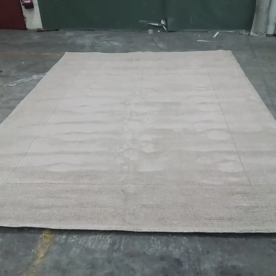 QUALITY DESIGNER AREA RUG - APPROXIMATELY 340X240CM