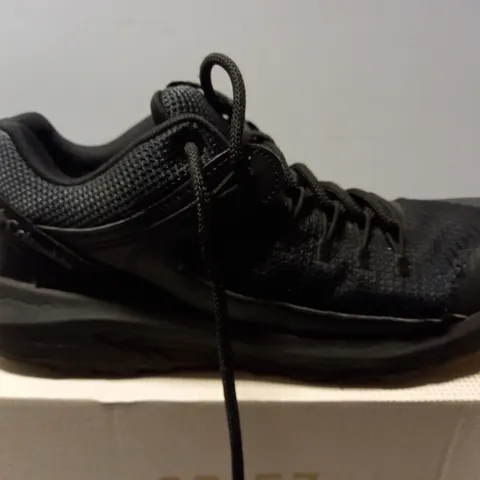 BOXED COLUMBIA TRAILSTORM WATERPROOF SHOE IN BLACK - UK 8