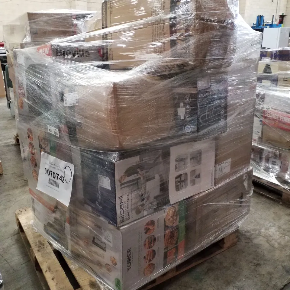 PALLET OF APPROXIMATELY 19 UNPROCESSED RAW RETURN HOUSEHOLD AND ELECTRICAL GOODS TO INCLUDE;