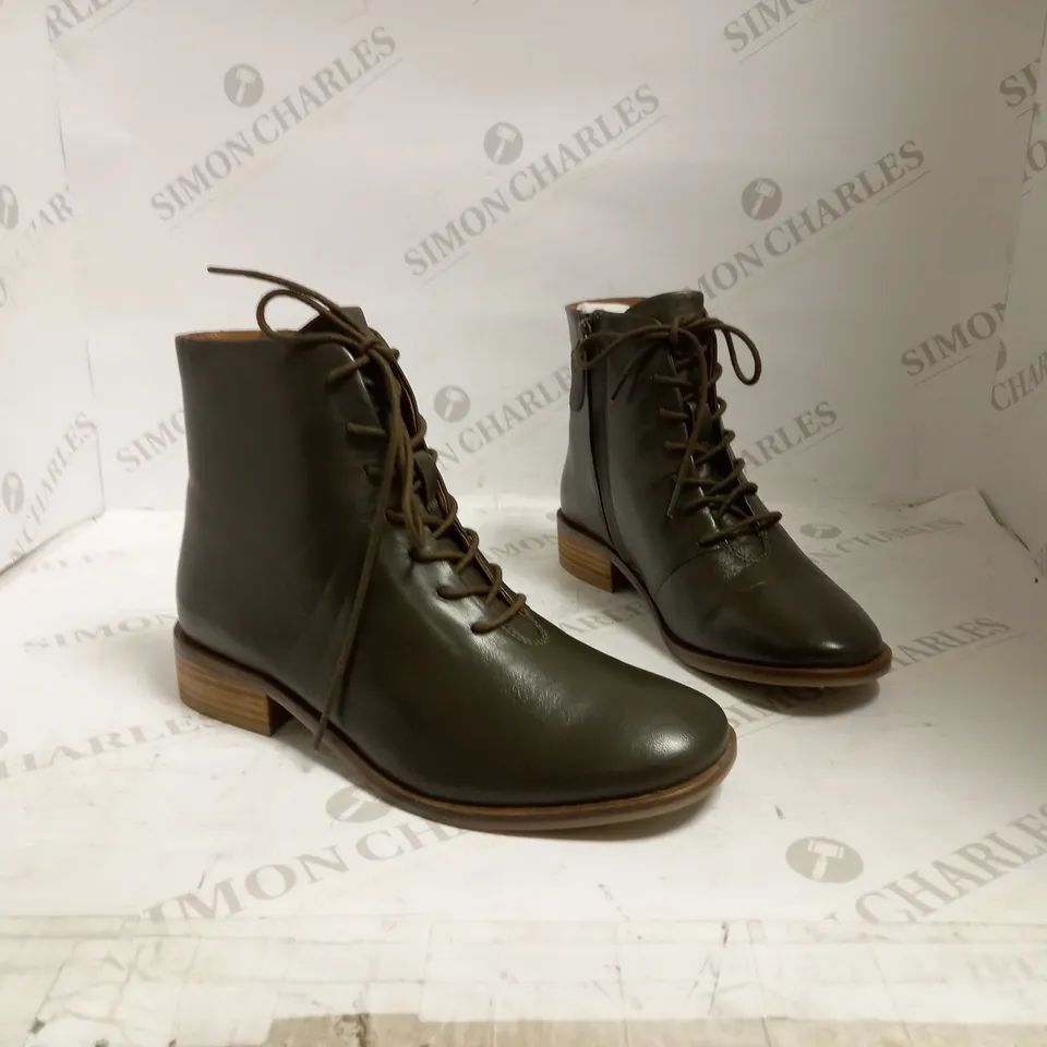 SEASALT CORNWALL OAK GROVE BOOT - SIZE 37 