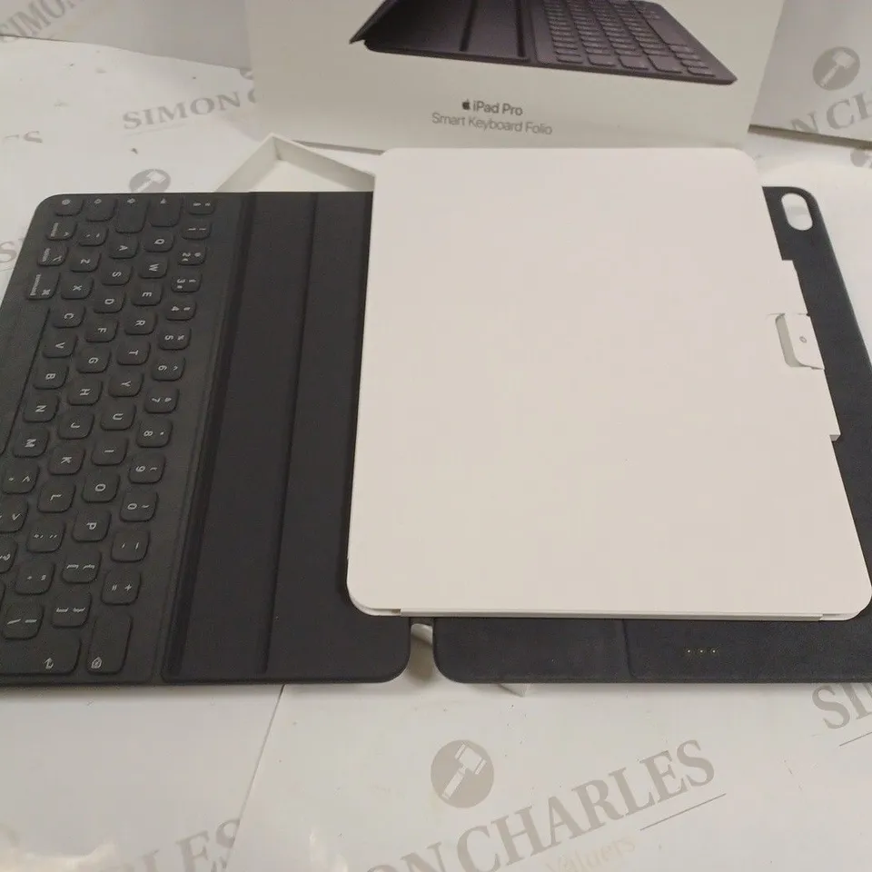 BOXED APPLE IPAD PRO SMART KEYBOARD FOLIO
