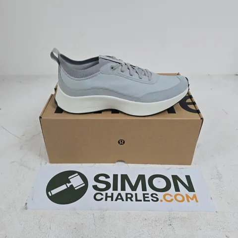 BOXED PAIR OF LULULEMON MENS CROSSCITY SNEAKERS IN GREY - UK 10.5