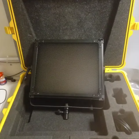 ROSCO SILK 110 LED LIGHTING SYSTEM & CASE - COLLECTION ONLY