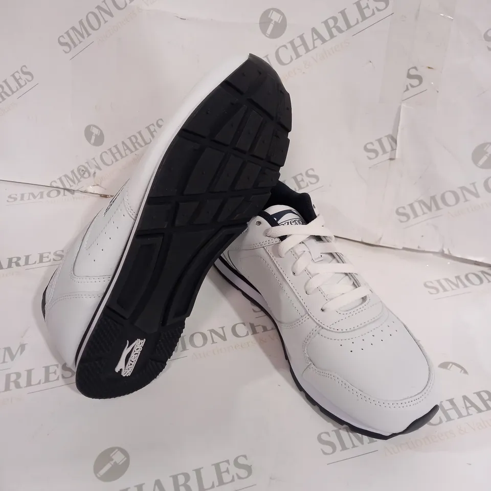PAIR OF SLAZENGER WHITE TRAINERS SIZE 7 
