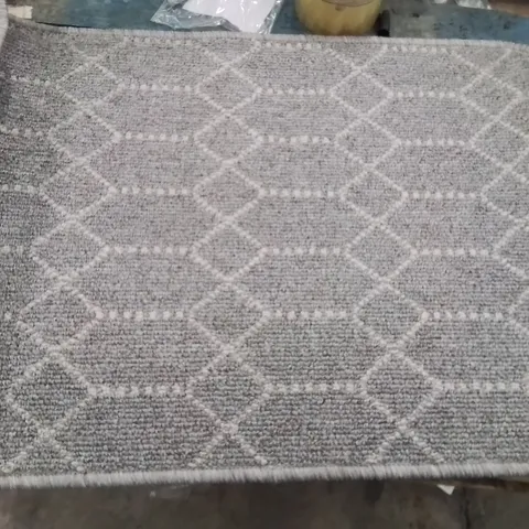 QUALITY DESIGNER AREA RUG - APPROXIMATELY 75X50CM