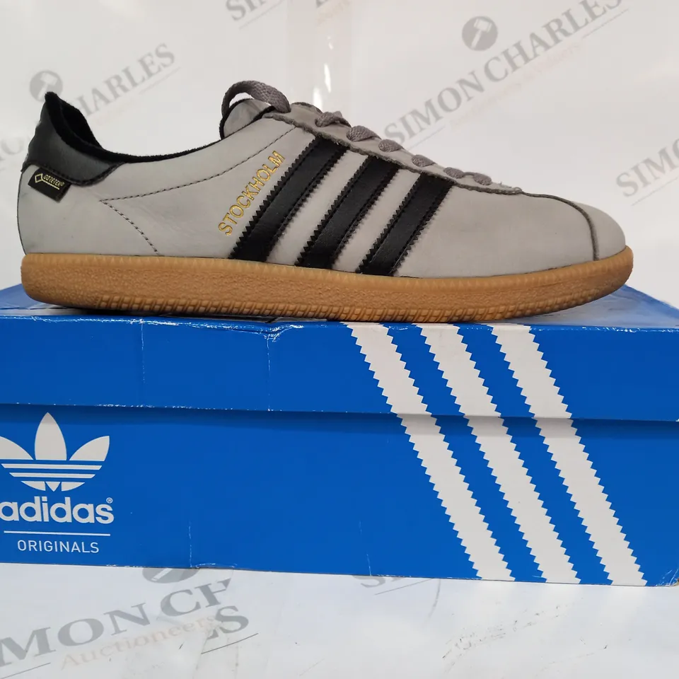 BOXED PAIR OF ADIDAS STOCKHOLM GTX SHOES IN GREY/BLACK UK SIZE 7.5