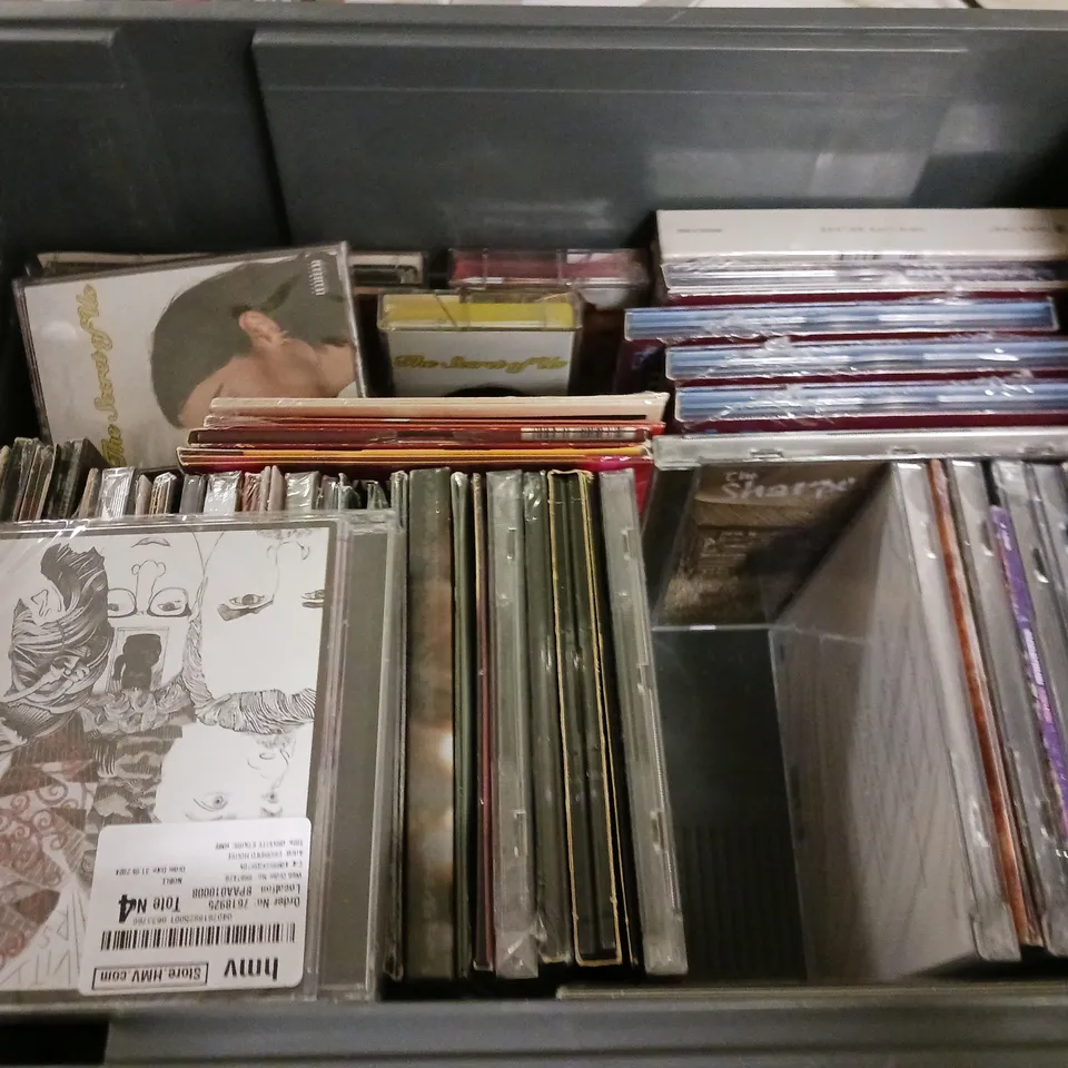 LOT OF APPROXIMATELY 50 ASSORTED MEDIA ITEMS TO INCLUDE A STORY OF INDIE POP. BANANARAMA AND NOW ALBUMS