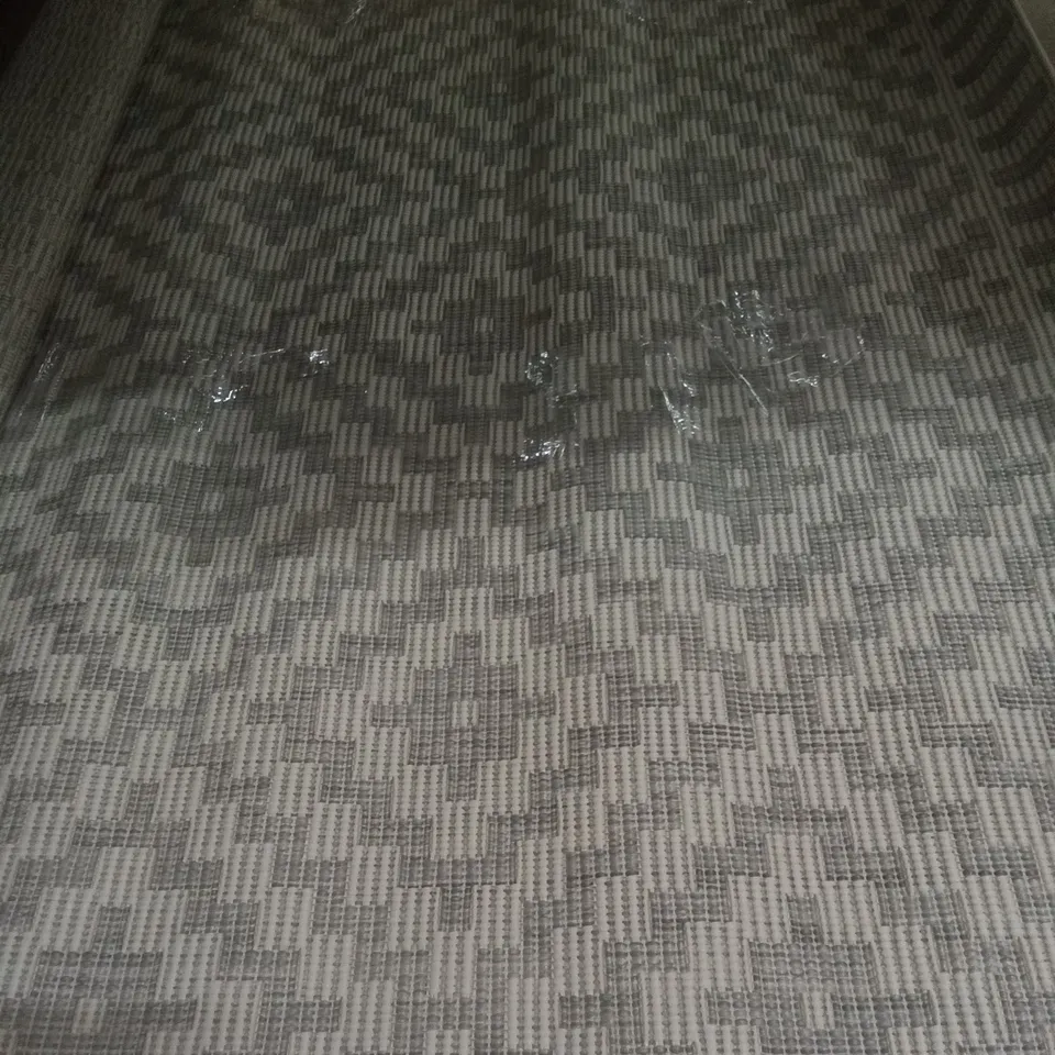 GREY PATTERNED RUG 160X120CM