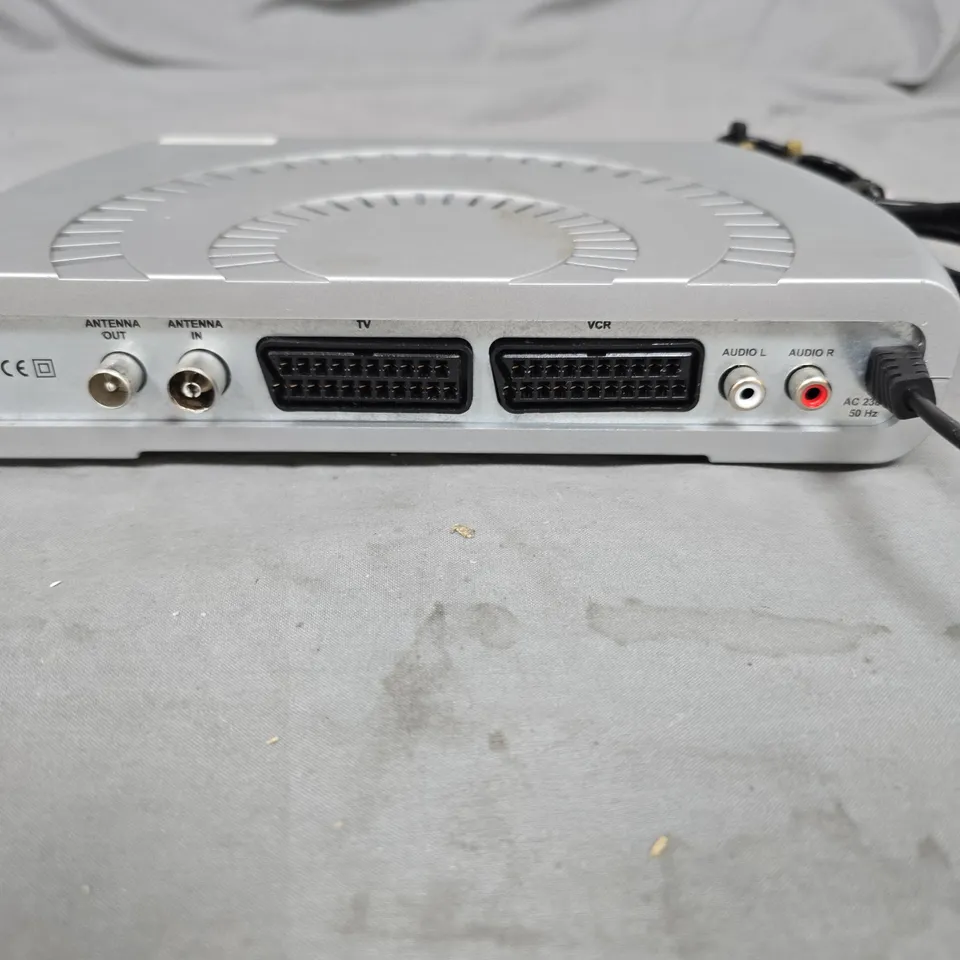 AUREX A2GSTB SET TOP BOX WITH ACCESSORIES