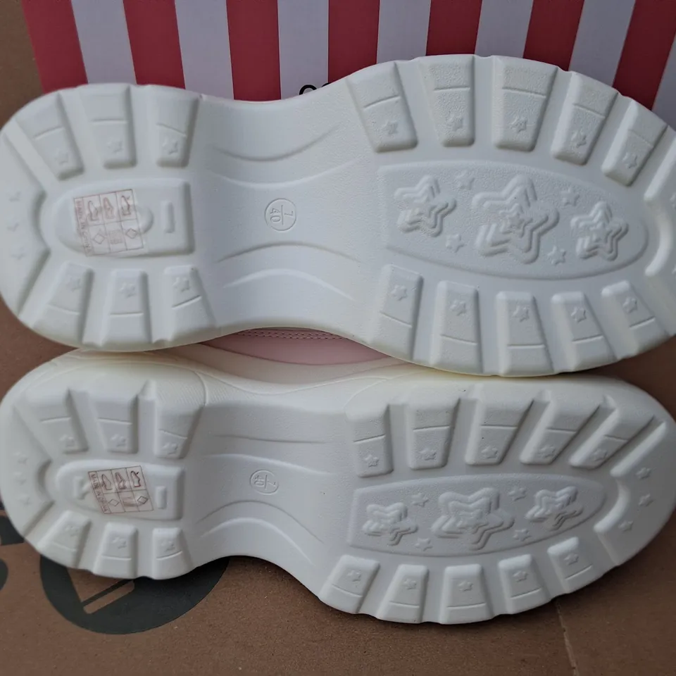 BRAND NEW BOXED KOI KETNIPZ LOVEABLE ANTICS CHUNKY TRAINERS IN PINK - UK 4