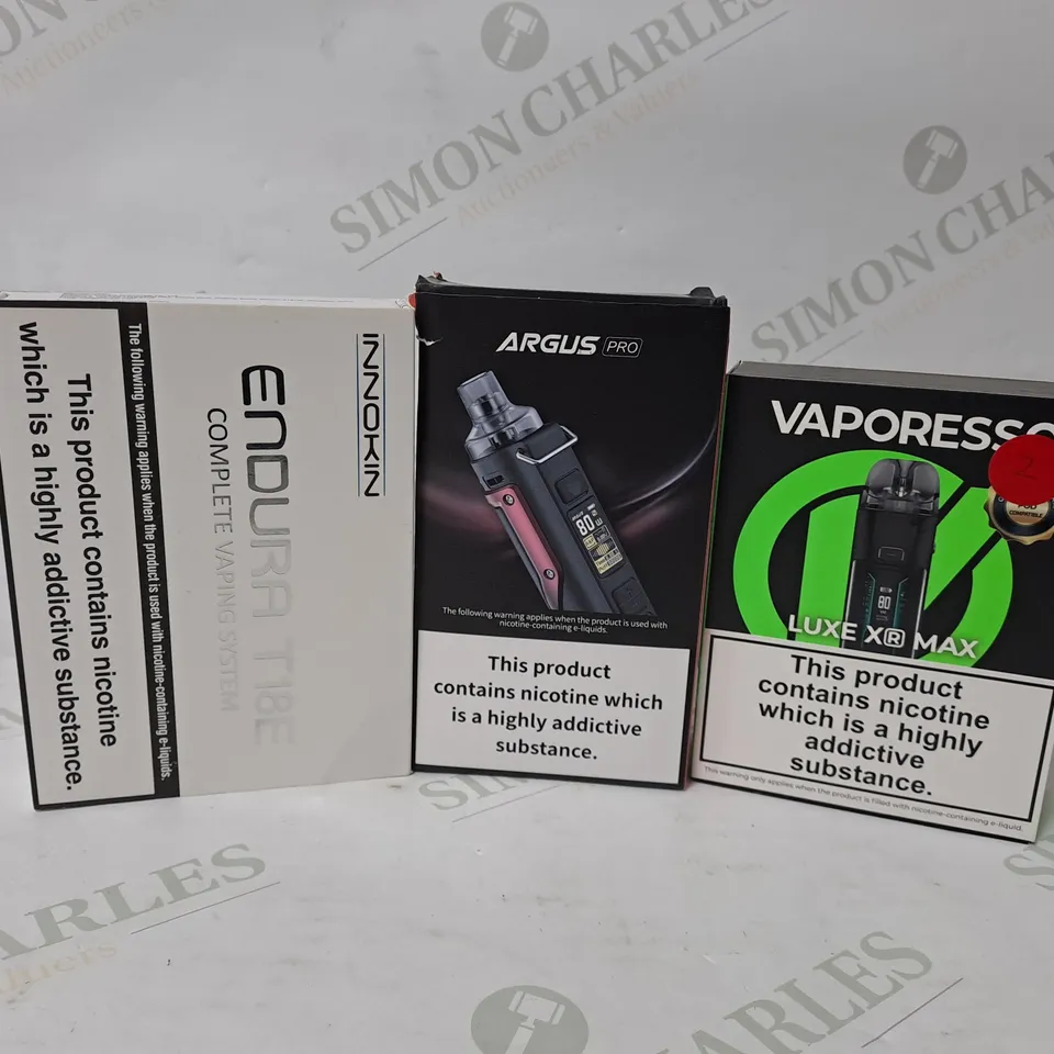 APPROXIMATELY 10 ASSORTED E-CIGARETTE PRODUCTS TO INCLUDE VAPORESSO LUXE XR MAX, VOOPOO ARGUS PRO, INNOKIN ENDURA T18E 