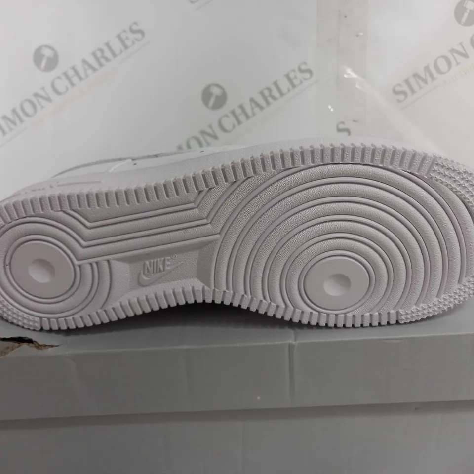 BOXED NIKE AIR FORCE 07 1 - UK 7