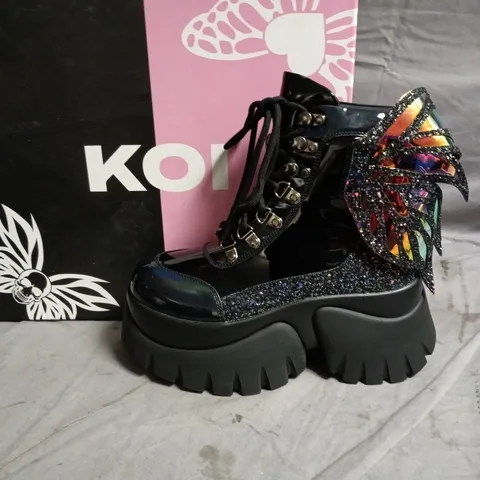BOXED KOI EVIL FAIRY QUEEN BOOTS IN BLACK - UK 3