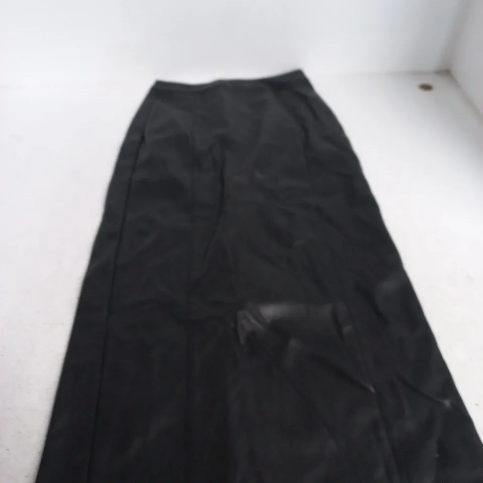 NA-KD PU FITTED MIDI SKIRT – BLACK – EU34 (UK8)