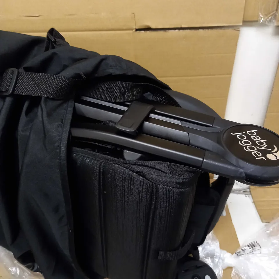 CITY TOUR 2 PITCH PUSHCHAIR - BLACK RRP £284.99