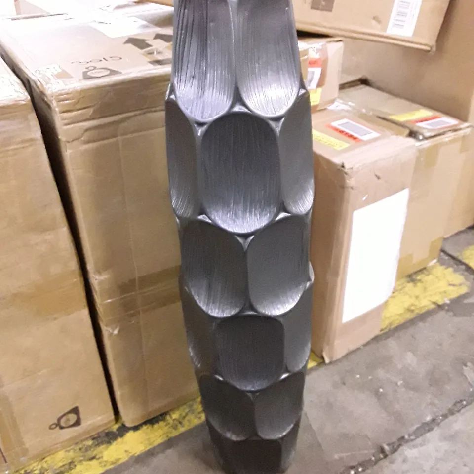 BOXED FLOOR VASE FOR LIVING ROOM FURNITURE LUXURY DECORATION VASE WITH GREY FINISH