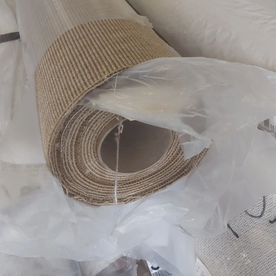 ROLL OF QUALITY EASISISAL CLASSIC CARPET - APPROXIMATELY 7.5 x 4m