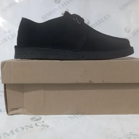 BOXED PAIR OF CLARKS DESERT TREK SUEDE SHOES IN BLACK UK SIZE 10