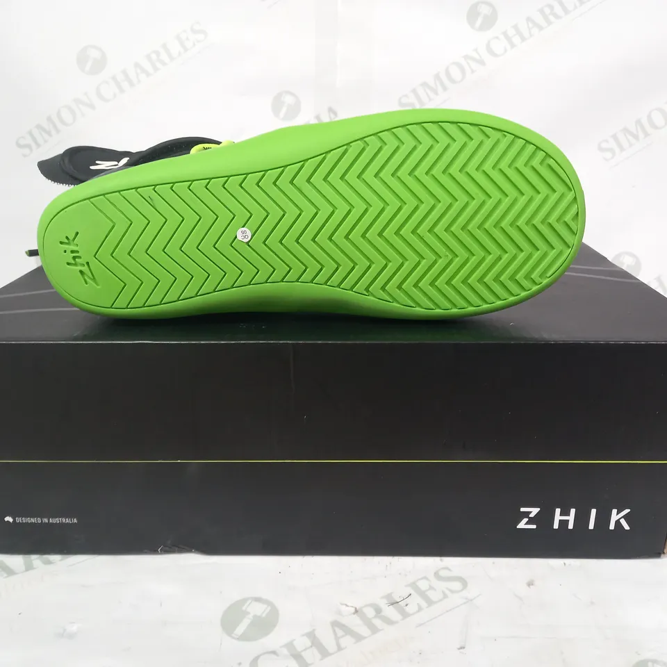 BOXED PAIR OF ZHIK LIGHTWEIGHT HIGH CUT BOOTS IN BLACK/LIME UK SIZE 5