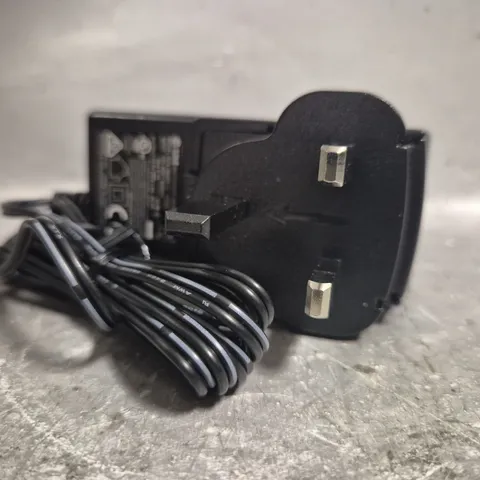 BOX OF APPROXIMATELY 140 SWITCHING ADAPTERS - ADS-26SGP-12