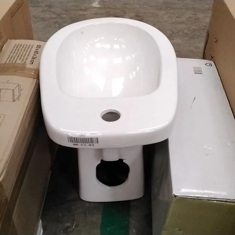CERAMIC WHITE BIDET PAN